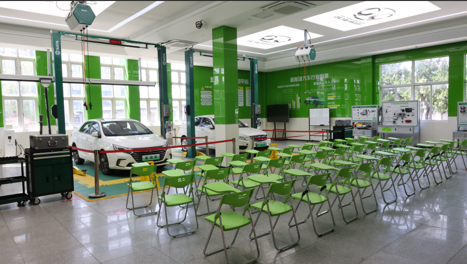 混动汽车实训室